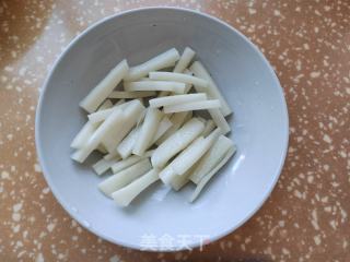 腊肠菜心炒年糕的做法步调：3