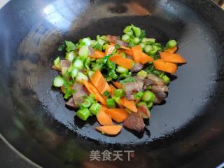 腊肠菜心炒年糕的做法步调：5