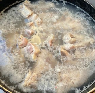 猪排白焖豆腐泡的做法步调：4