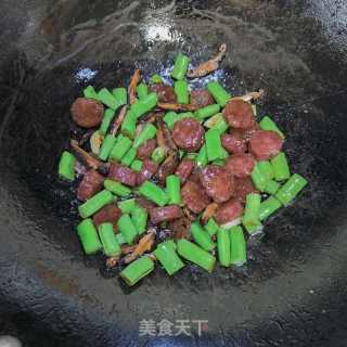 四时豆香肠焖饭的做法步调：7