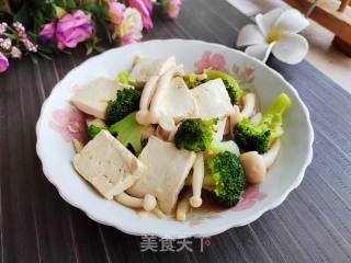 西兰花海陈菇烧豆腐的做法步调：8