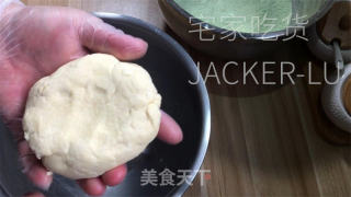 抹茶浓奶油司康，耗损浓奶油配圆，中坚内乱硬，奶喷鼻实足。的做法步调：7