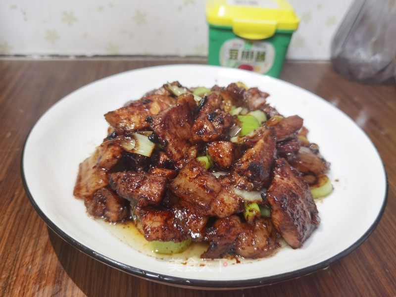 酱喷鼻回锅肉的做法