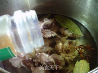 酱喷鼻猪年夜骨的做法步调：4