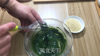 抹茶芝麻薄坚饼，酥酥坚坚，做法简朴，越嚼越喷鼻。的做法步调：6