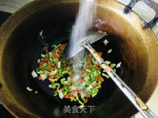 酱油炒饭的做法步调：4