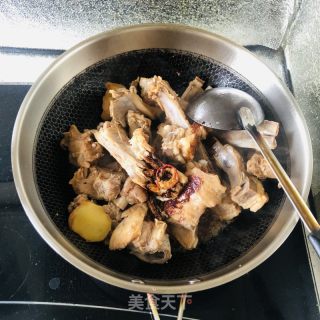 再回顾白烧羊排的做法步调：2