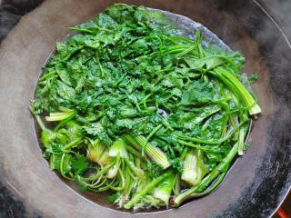 芹菜冬笋陈肉包的做法步调：4