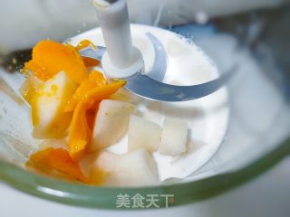 雪梨芒果奶昔的做法步调：3