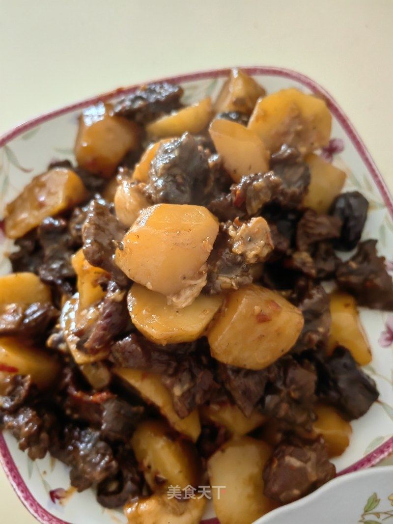 土豆烧牛肉的做法