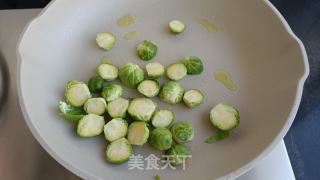 苦椒培根煎胞子苦蓝的做法步调：6