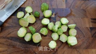 苦椒培根煎胞子苦蓝的做法步调：2