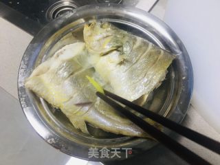浑蒸黄花鱼的做法步调：5