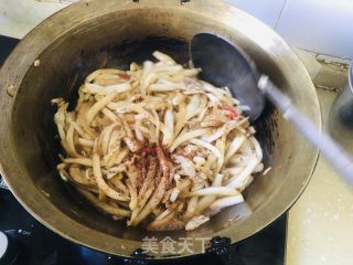 利剑菜过油肉的做法步调：7