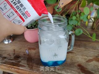蓝椰拿铁的做法步调：3