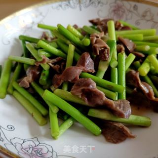 蒜苔炒鸽胗的做法步调：10