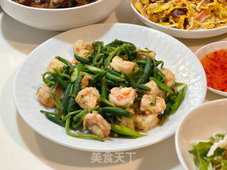 黄瓜花芦笋炒虾仁的做法步调：5