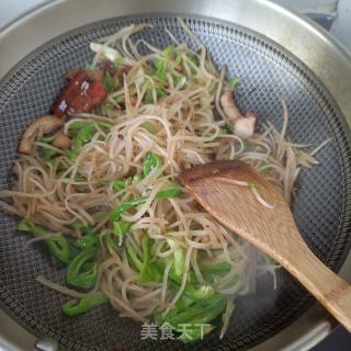 薄皮椒炒咸菜丝的做法步调：12