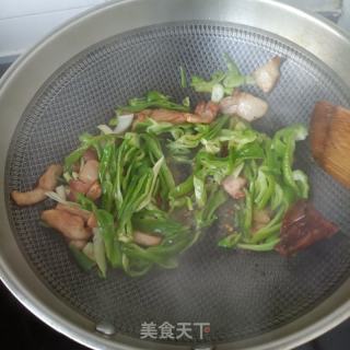 薄皮椒炒咸菜丝的做法步调：11