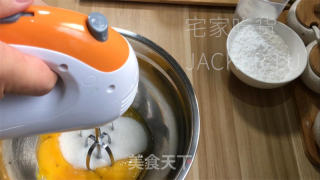 椰喷鼻黄金糕，色彩金黄，量天细致，硬糯苦涩，色喷鼻味俱佳。的做法步调：2