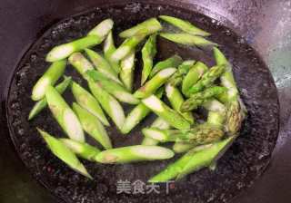 芦笋虾仁的做法步调：3