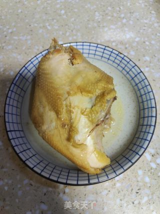凉拌鸡丝的做法步调：1