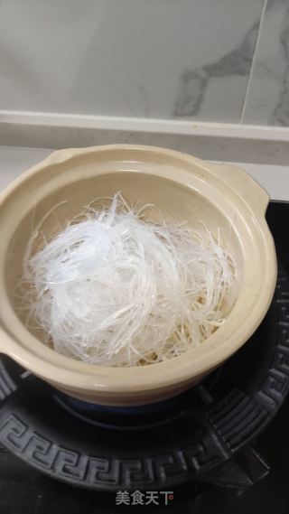 蒜蓉粉丝花甲煲的做法步调：7