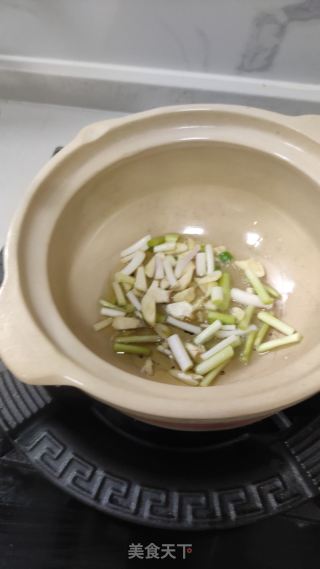 蒜蓉粉丝花甲煲的做法步调：5