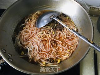 牛肉汤粉的做法步调：10