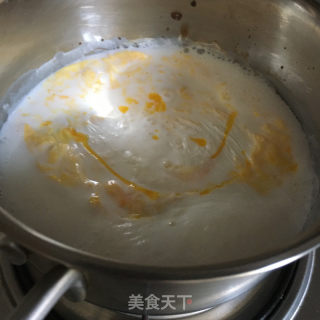 玫瑰花牛奶煮蛋的做法步调：6