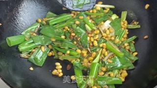 小葱炒黄豆的做法步调：8