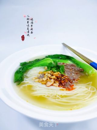 鸡汤牛肉里的做法步调：1