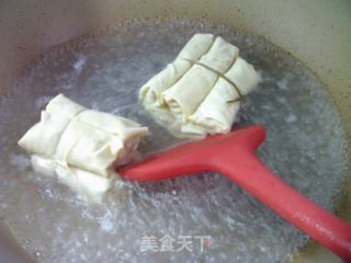 羊尾笋肉里结番茄汤的做法步调：5