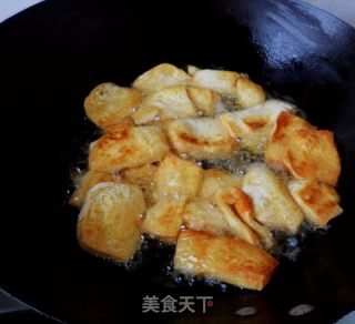 小葱烧豆腐的做法步调：4