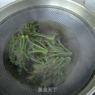对虾炒喷鼻椿的做法步调：7