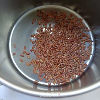 三色米年夜茬粥的做法步调：1