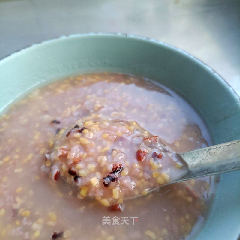 三色米年夜茬粥的做法