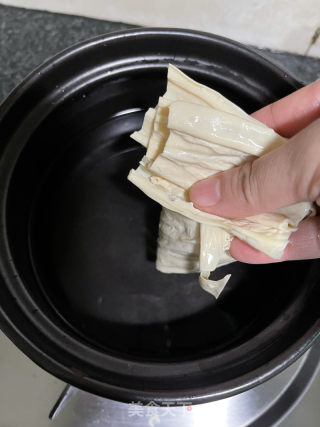 腐竹鸡蛋糖火的做法步调：4
