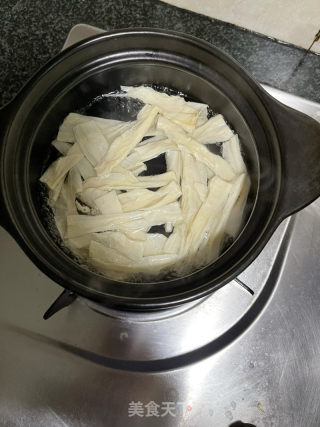 腐竹鸡蛋糖火的做法步调：5
