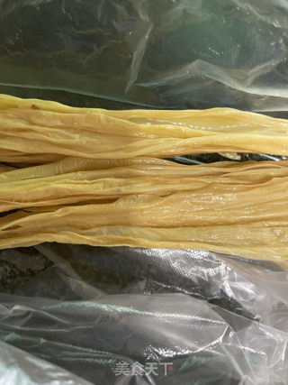 腐竹鸡蛋糖火的做法步调：1