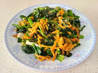 菠菜炒蒸白萝卜丝的做法步调：5