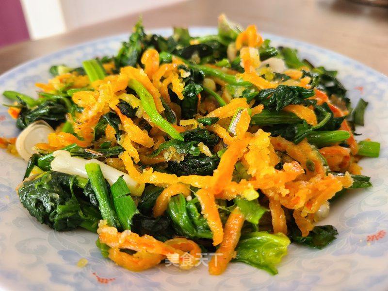 菠菜炒蒸白萝卜丝的做法