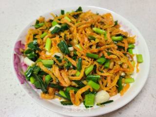 蒜苗炒蒸白萝卜丝的做法步调：5