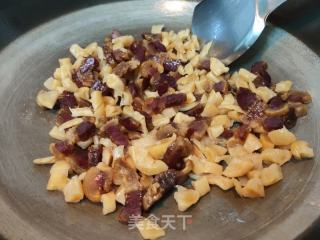 萝卜干炒腊肉的做法步调：4