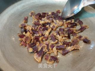 萝卜干炒腊肉的做法步调：3