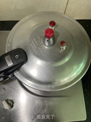 梅菜猪足扣的做法步调：15
