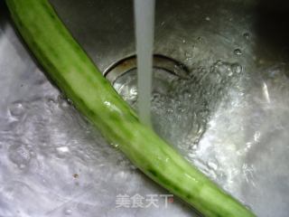 河虾蛤蜊棱角丝瓜汤的做法步调：2