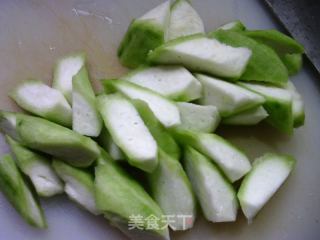 河虾蛤蜊棱角丝瓜汤的做法步调：3
