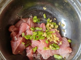 滑肉死菜汤的做法步调：2