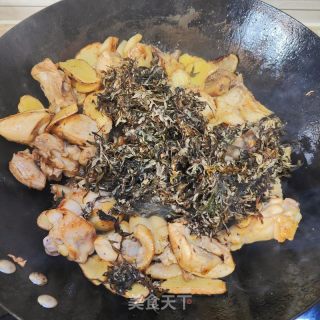 艾草焖鸡的做法步调：11
